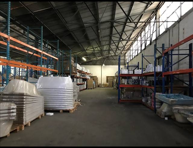 2,800M² FACTORY TO LET IN PAROW CENTRAL